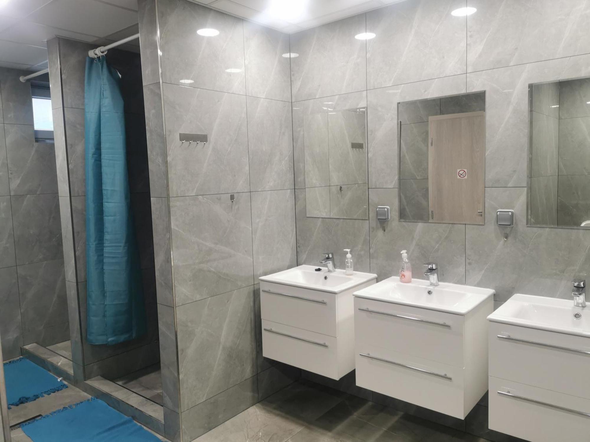 Living Bratislava & Bus Station & Mlynske Nivy Apartment Luaran gambar