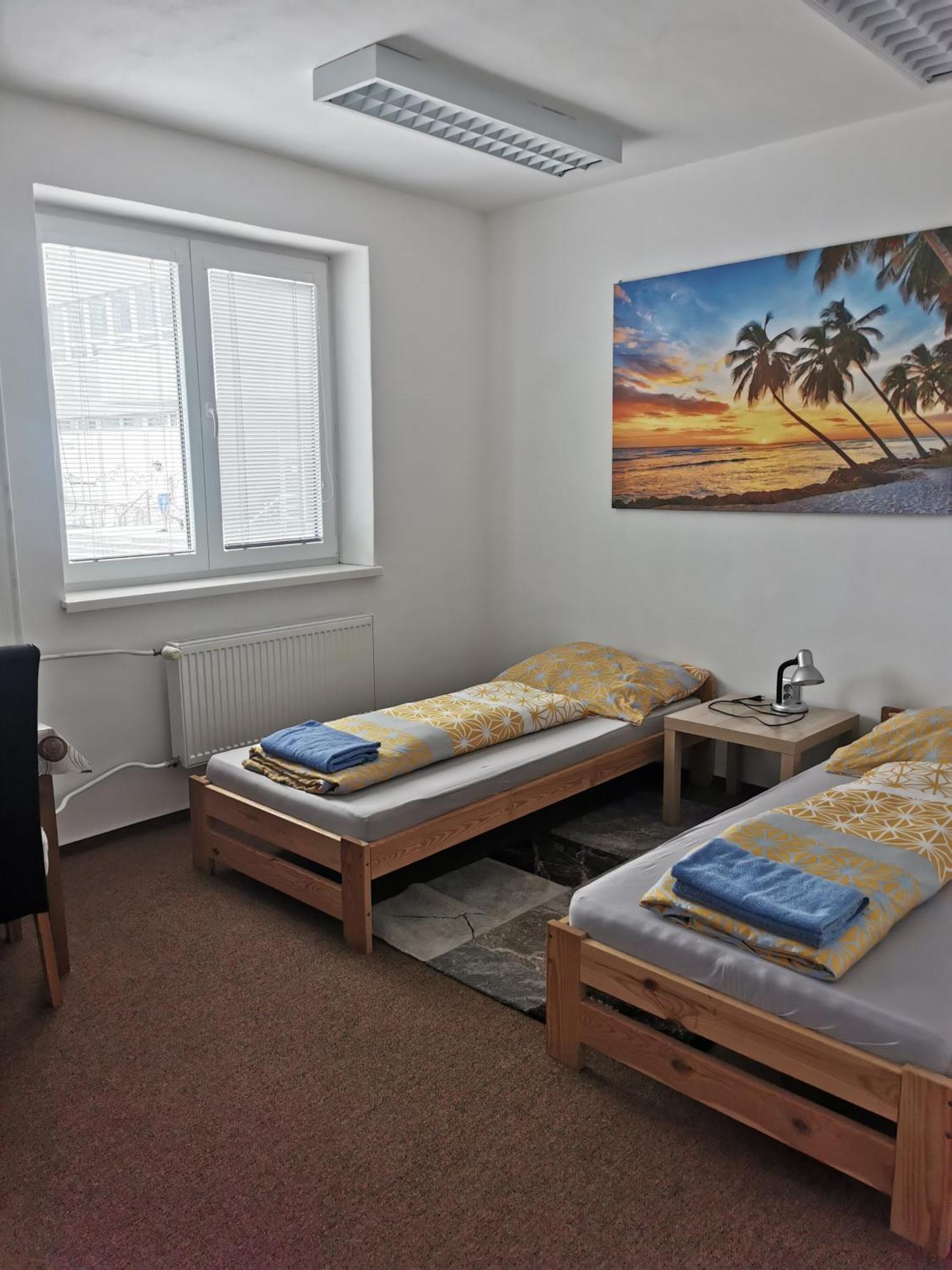 Living Bratislava & Bus Station & Mlynske Nivy Apartment Luaran gambar